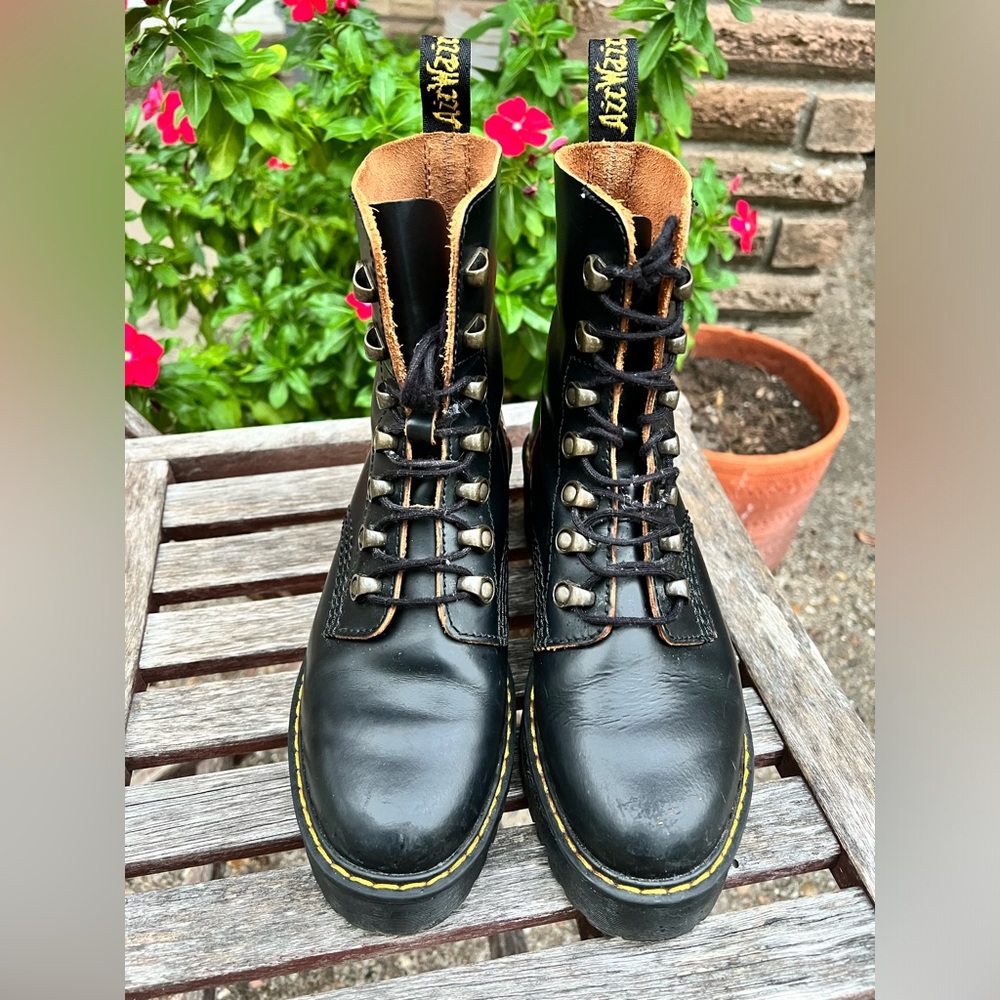 Dr Marten Leona Black Leather Docs Size 6